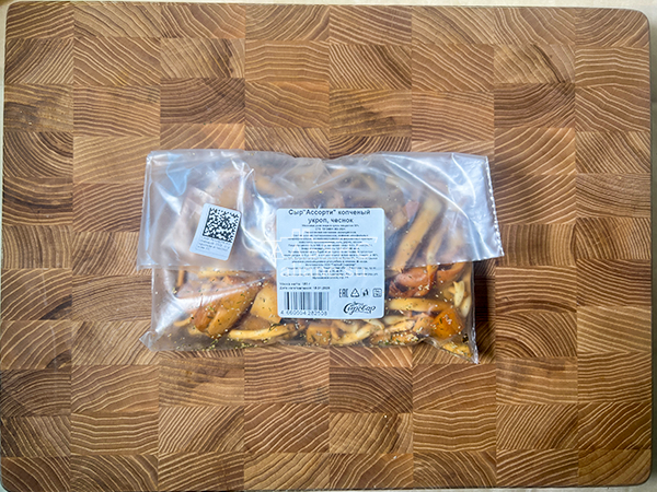 Сыр 150 гр ГОРНЫЙ СЫРОВАР (Ассорти копчёный с укропом и чесноком) в Ельце