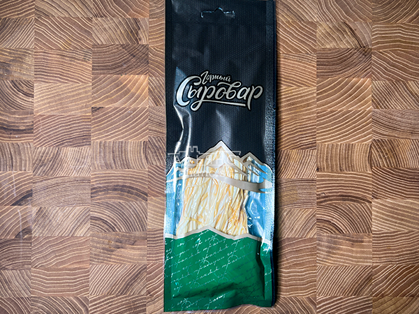 Сыр 60 гр ГОРНЫЙ СЫРОВАР (Паутинка копчёная) в Ельце